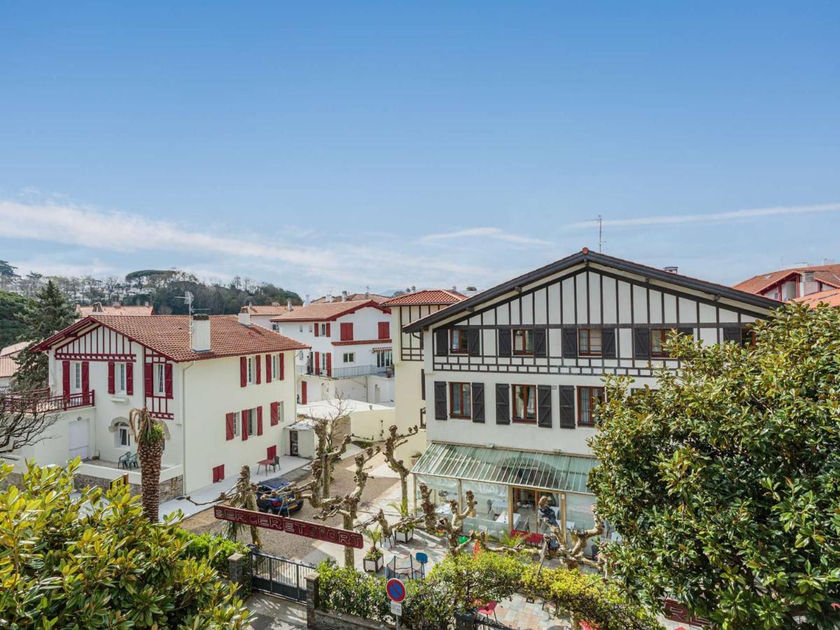 Appartement A 200 M De La Plage Avec Terrasse Et Parking, Au Coeur Des Commerces Et Restaurants - Fr-1-2-426 Hendaye Exterior photo